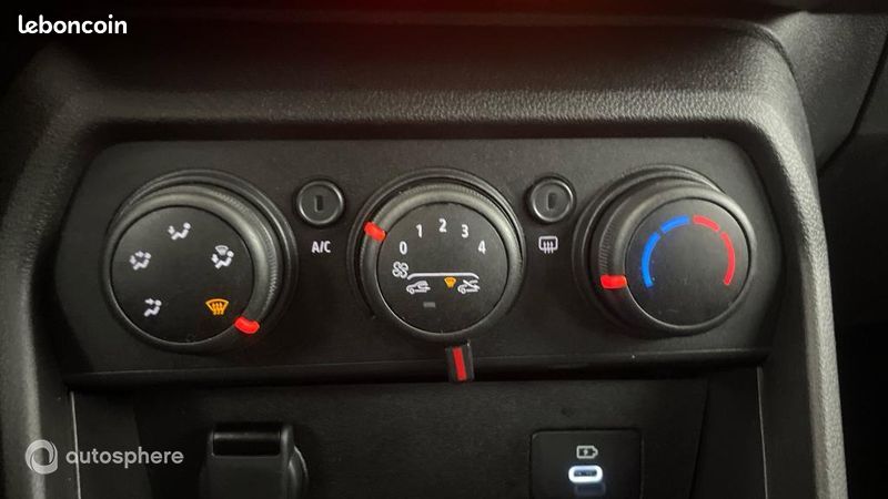 Dacia Sandero 1.0 TCe 90ch Stepway Expression -24 (image 27)