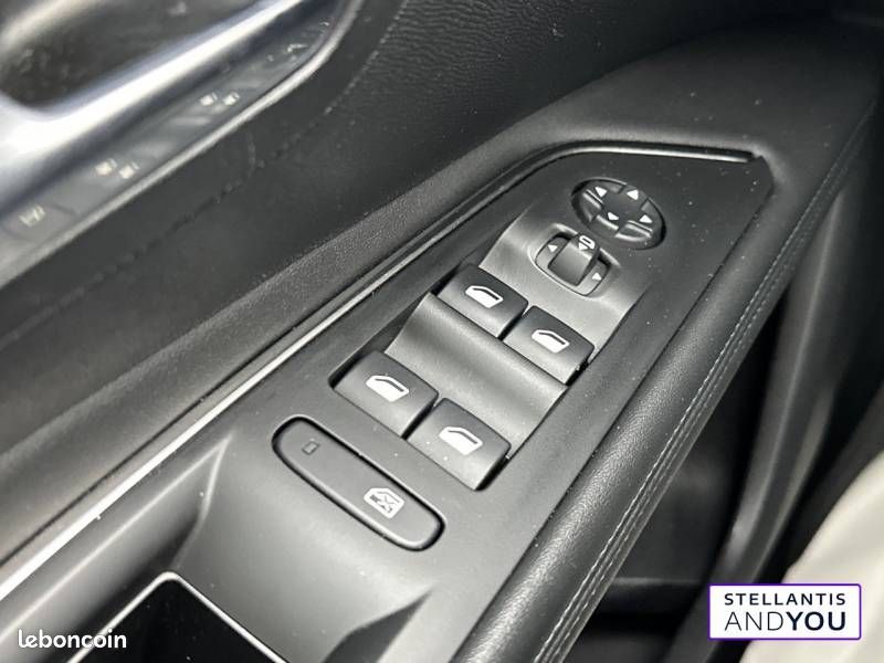 Peugeot 3008 Hybrid 225 e-EAT8 Allure Pack (image 15)