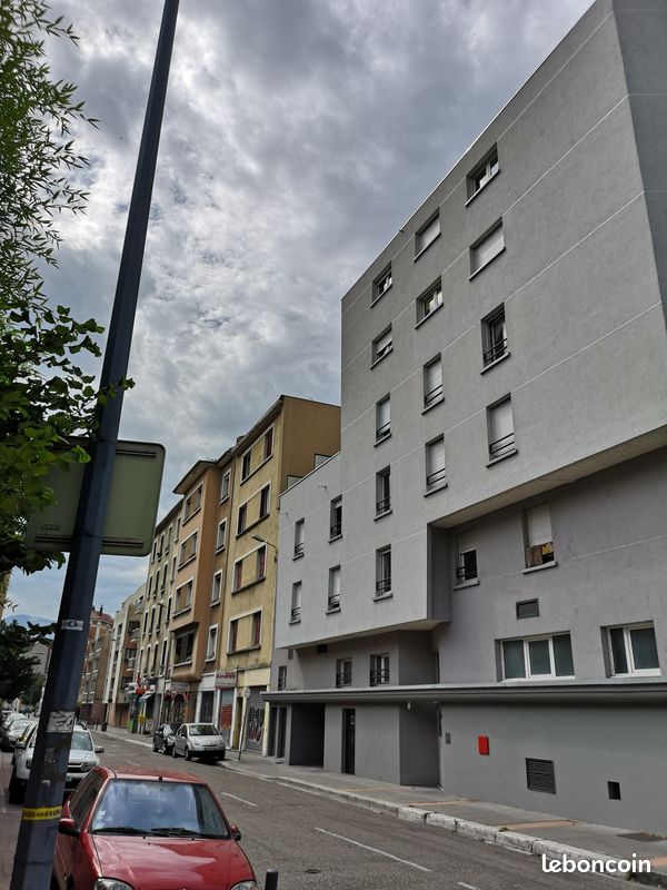 Appartement 1 pièce 15 m² · à Grenoble · 15 m² · 410 €