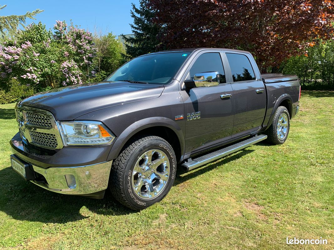 Dodge RAM 1500 Laramie (image 1)