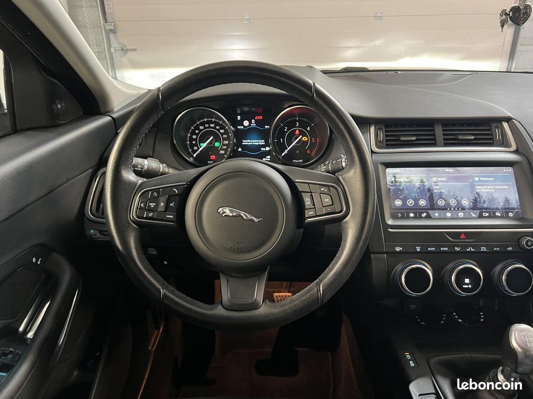 Jaguar e-pace 2.0 d150 150 awd (image 7)