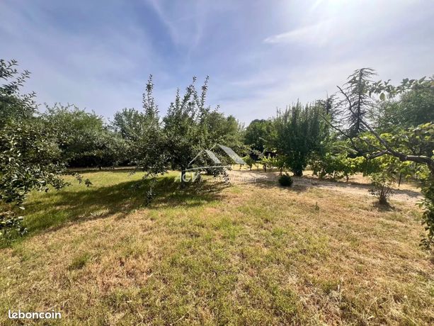 Terrain 1500 m² Les Plans