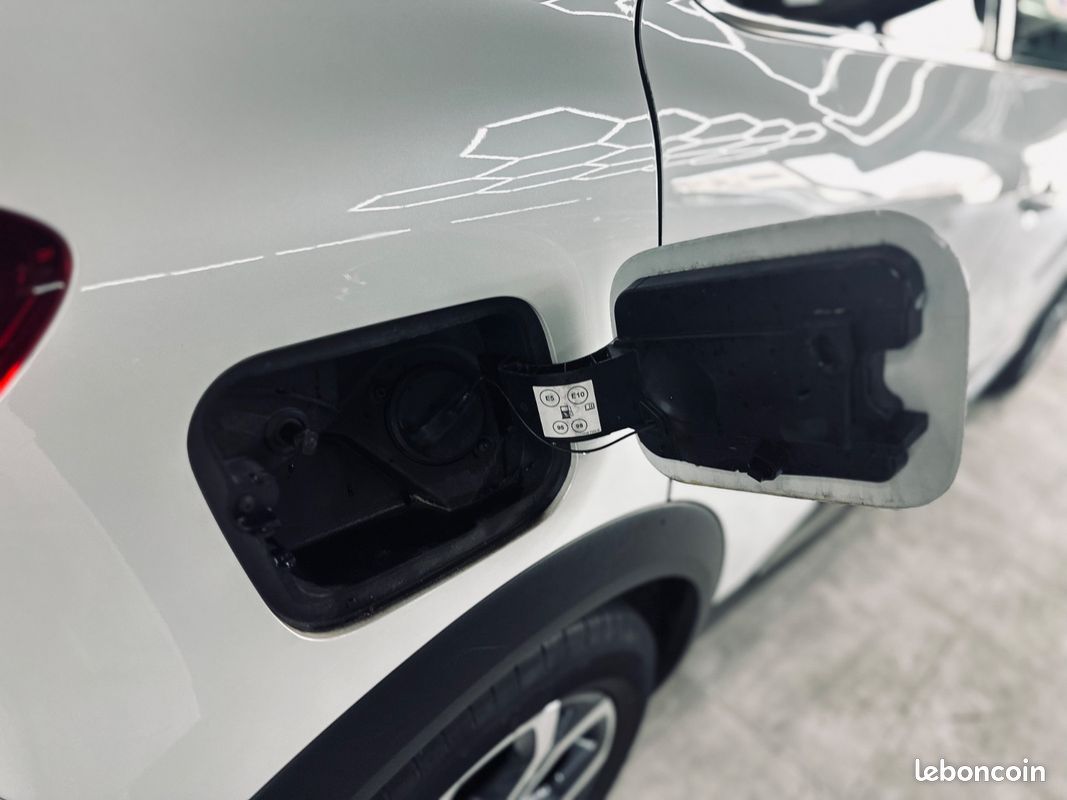 Renault CAPTUR 1.6 145CH Intens + CARPLAY + CAMERA + 2EME MAIN + ENTRETIEN CONSTRUCTEUR + GARANTIE 12 MOIS (image 43)