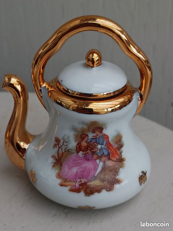 LIMOGES Broche Antique Porcelaine de LIMOGES Scène Galante Miniature rehaussée à la main, France