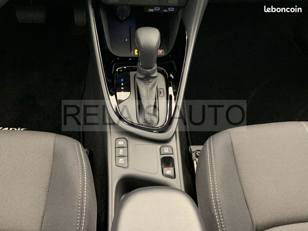 NEUF -14% TOYOTA YARIS HYBRIDE 116h DESIGN + PACK CONFORT (image 6)