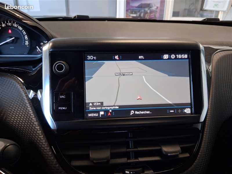 Peugeot 2008 1.2 82cv STYLE (image 14)