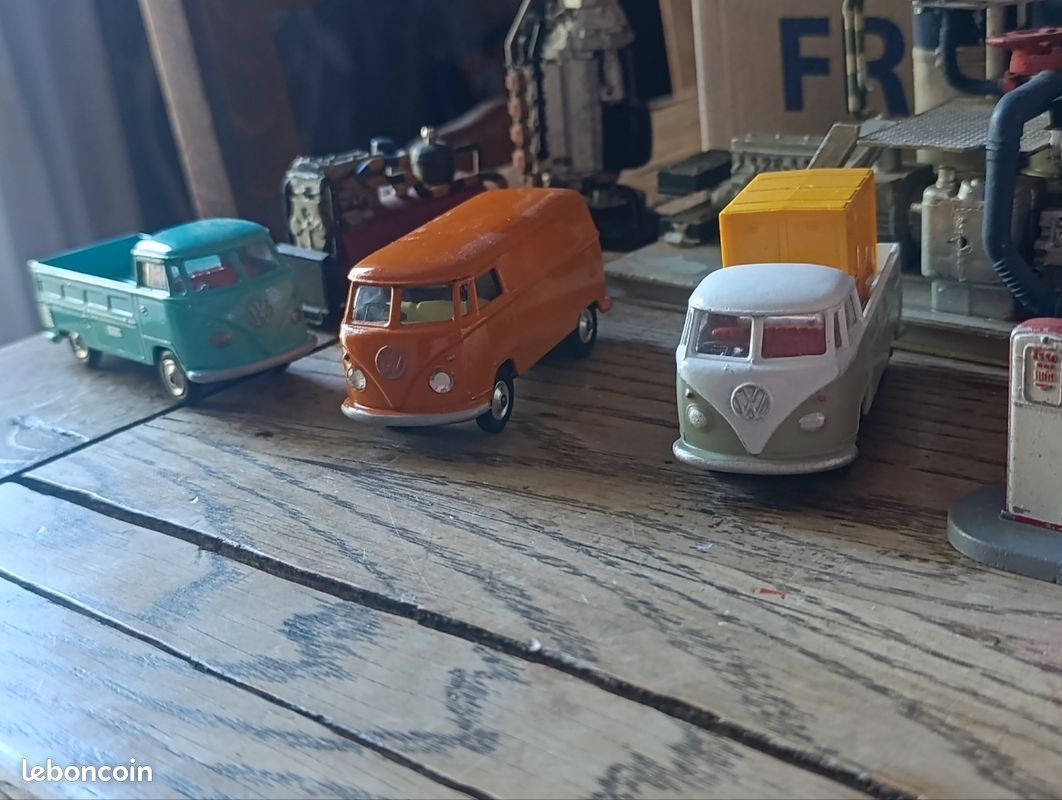 Volkswagen Combi Corgi Toys (image 9)