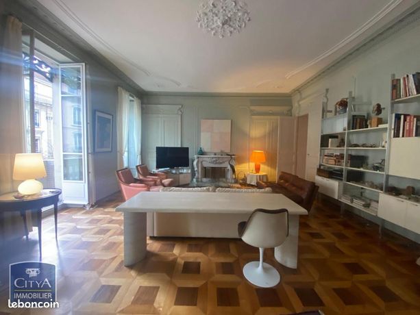 Appartement 7 pièces 223 m²
