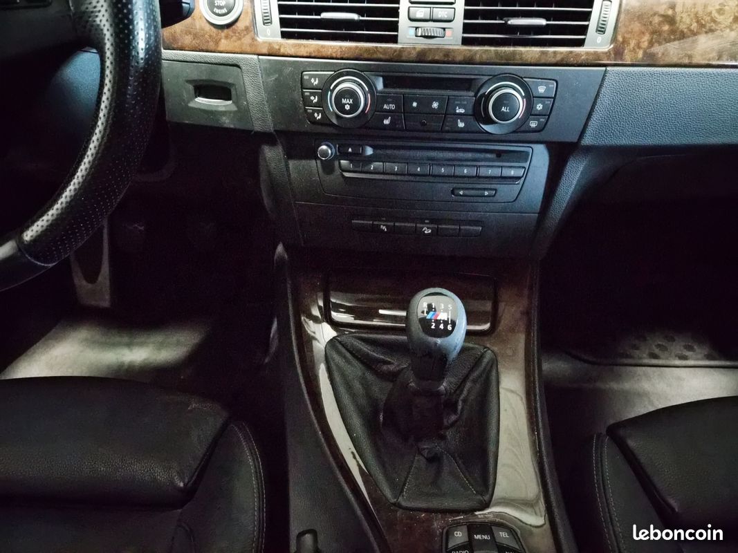 BMW SERIE (E91) TOURING 335XI PACK M 306Ch Garantie 12 mois (image 13)