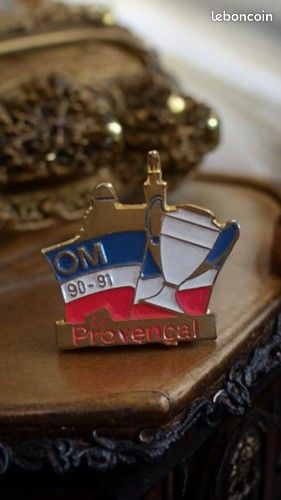 Pin's Vintage Olympique De Marseille (OM) - Ancien Et Rare
