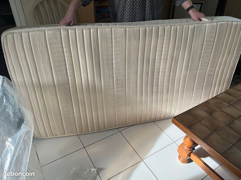 Matelas 1 personne 90 x 190cm (image 1)
