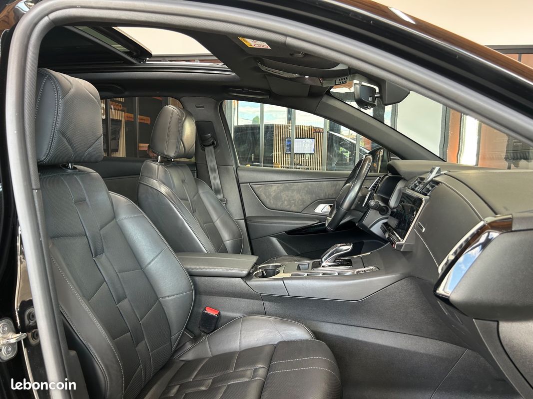 DS DS 7 CROSSBACK E-TENSE 1.6 225 Ch HYBRID Recharge 13.2KWH OPERA BVA - Toit Ouvrant - (image 19)