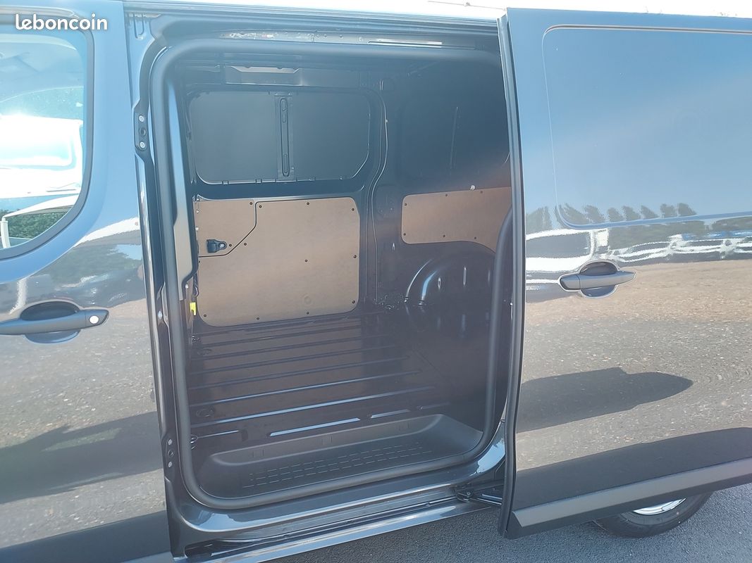 Citroen JUMPY FG GRIS TITANE M 2.2 DIESEL 180CH AUTOMATIQUE (image 6)
