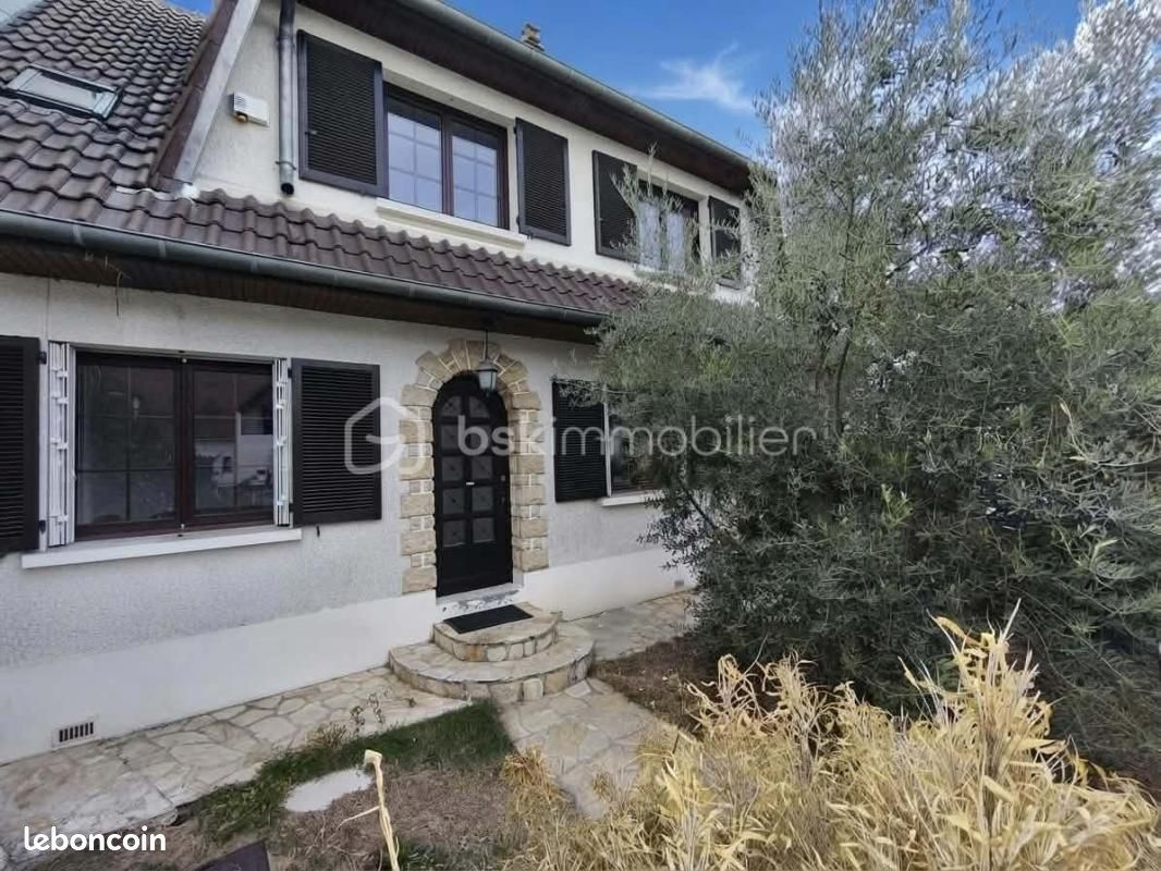 Maison 6 pièces 145 m² · à Pontault-Combault · 145 m² · 447 000 €
