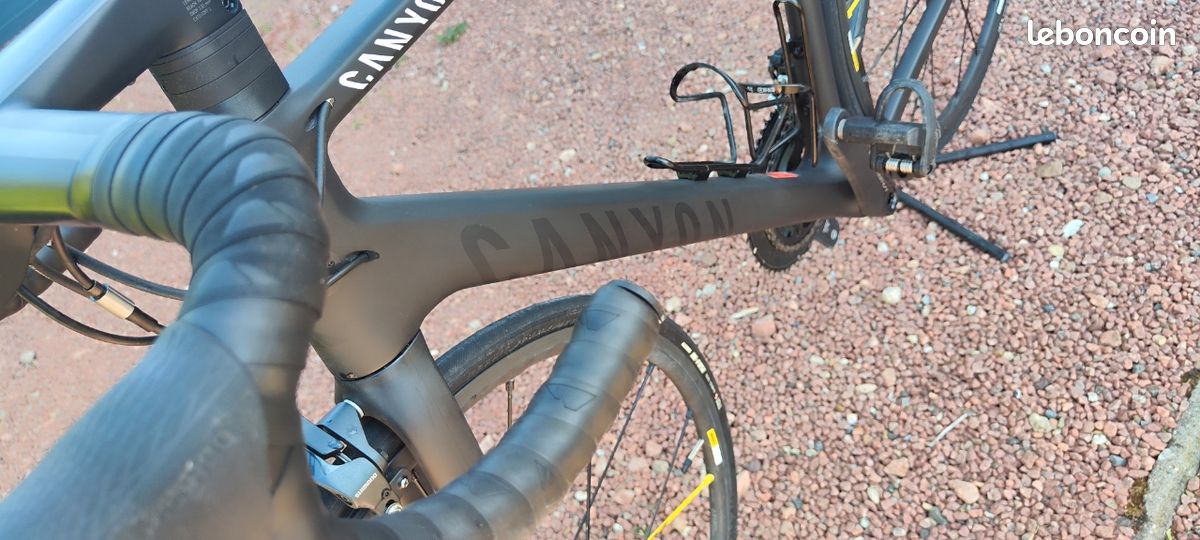Produit reconditionné · Canyon Ultimate CF SL F10 Carbone · Noir / Vélo