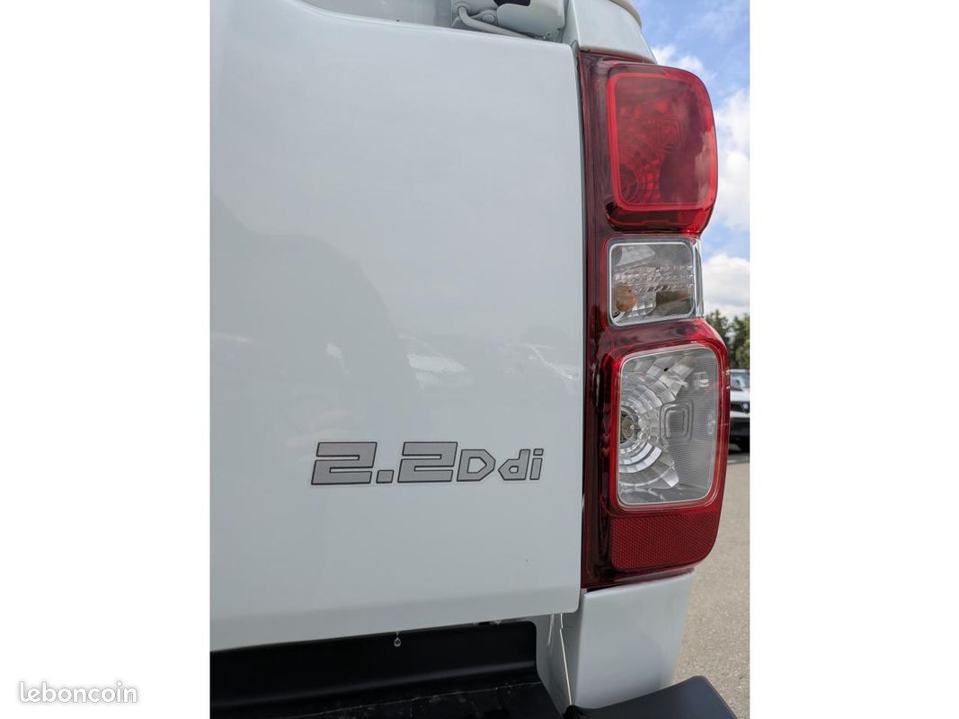 ISUZU D-MAX * 30 500 HT*SINGLE B-STRONG 2.2 DMS M/T 4x4 MY2026 Euro6e-bis SPLASH WHITE (image 18)