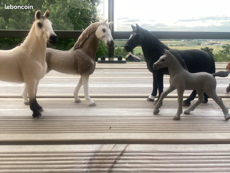 Lot de 8 chevaux Schleich (image 2)