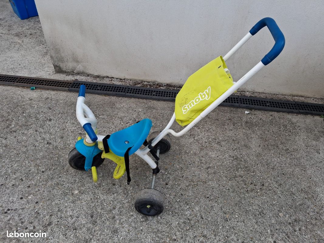 Tricycle Smoby enfant avec canne parentale (image 1)