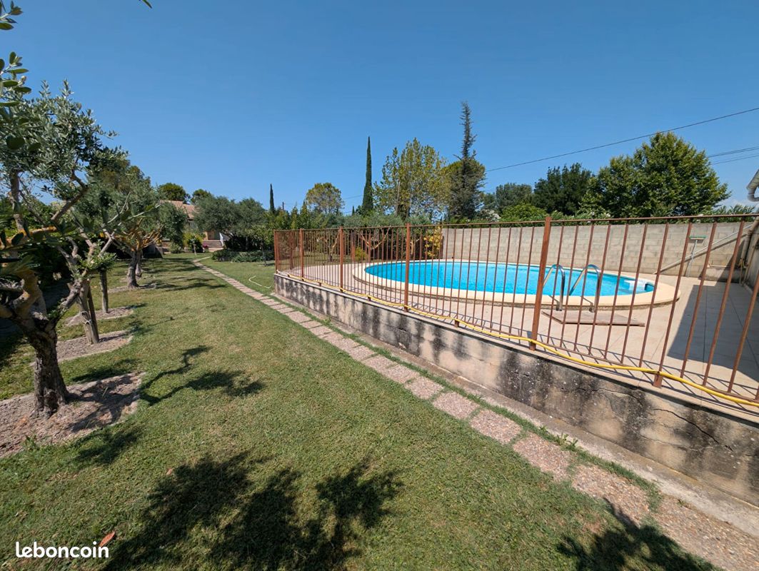 Maison 5 pièces 111 m² · à Althen-des-Paluds · 111 m² · 430 000 €