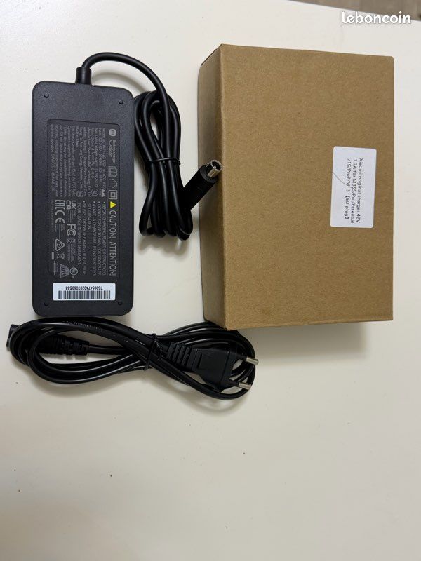 Chargeur trottinette xiaomi Mi et ninebot (original) (image 1)