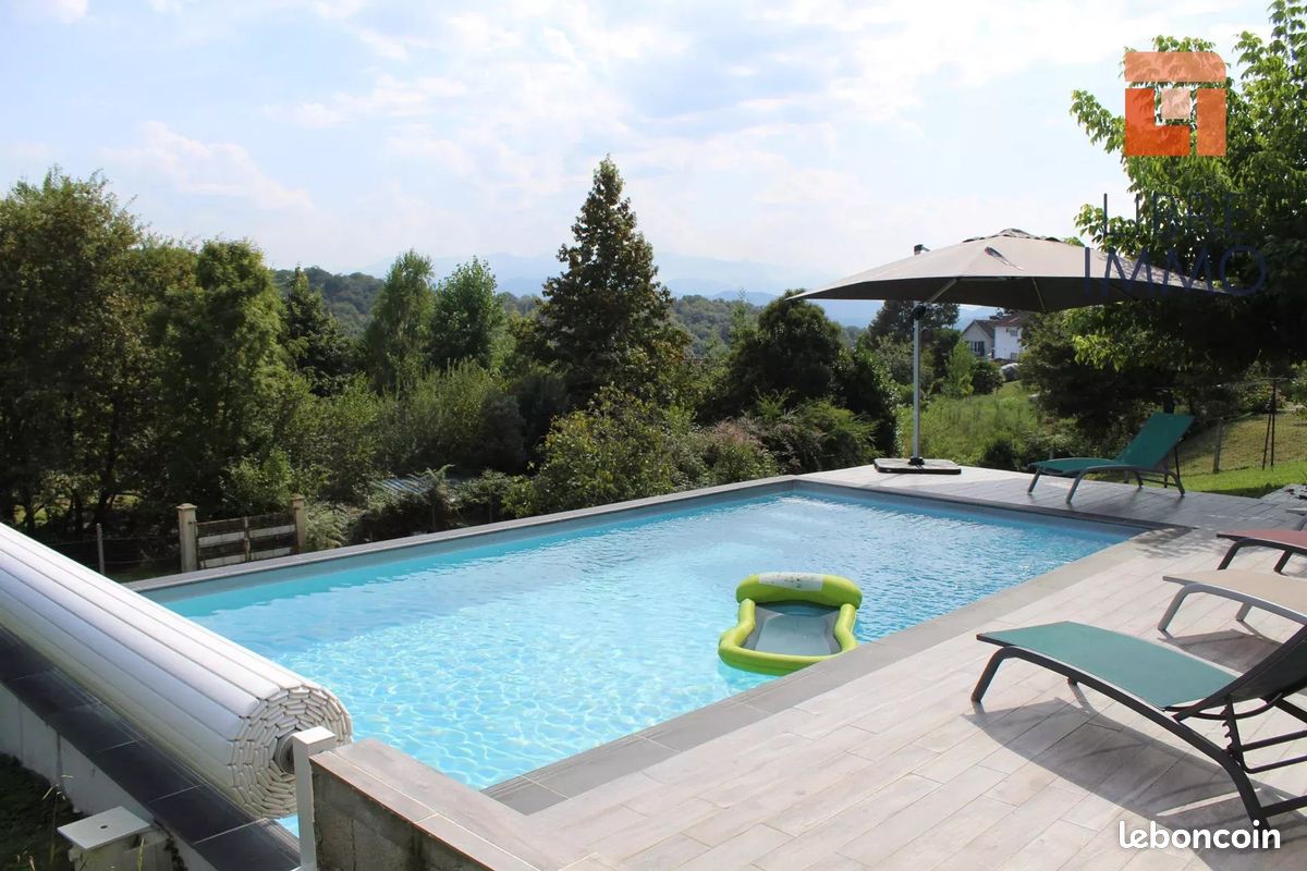 Maison 5 pièces 162 m² · à Oloron-Sainte-Marie · 162 m² · 299 000 €