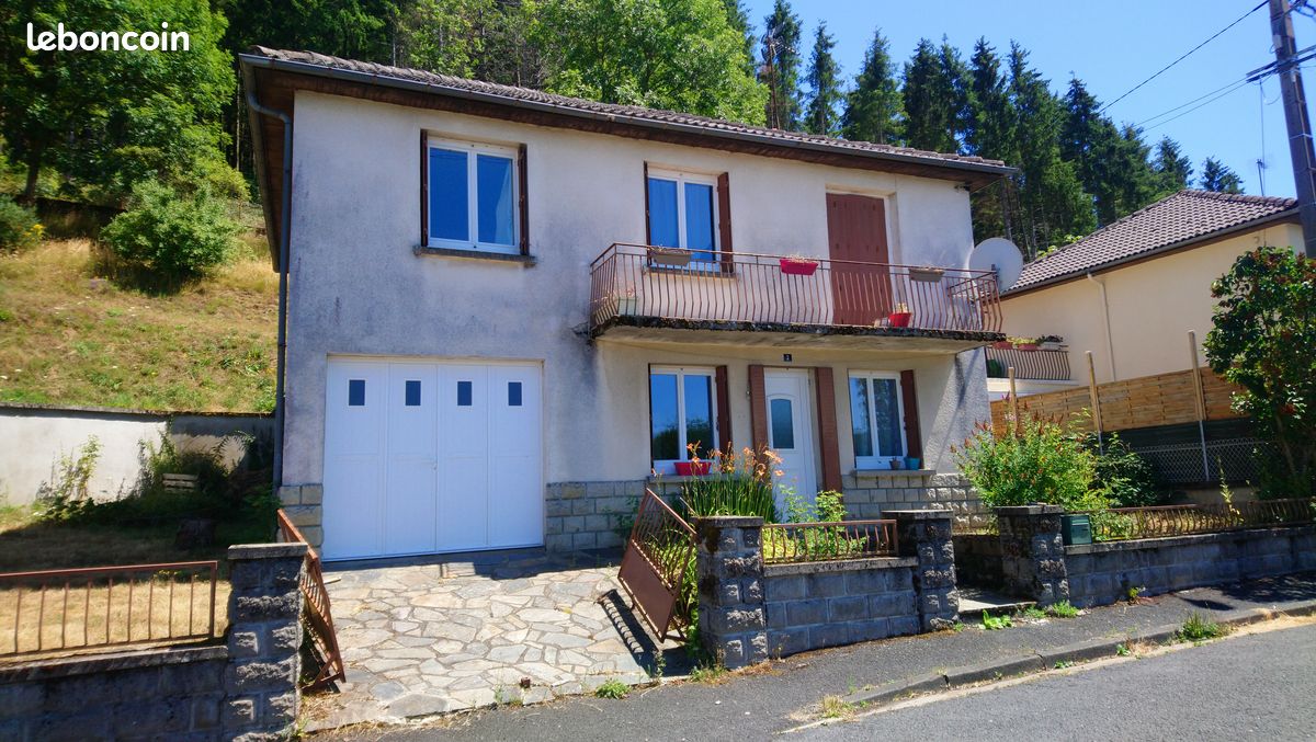 Maison 5 pièces 100 m² · à Riom-Ès-Montagnes · 100 m² · 100 000 €