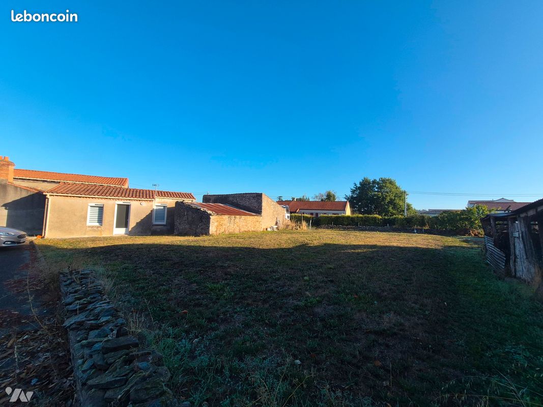Maison 3 pièces 143 m² · à Saint-Julien-de-Concelles · 143 m² · 163 500 €