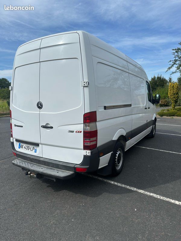 Sprinter 318 cdi 3l v6 très propre (image 1)