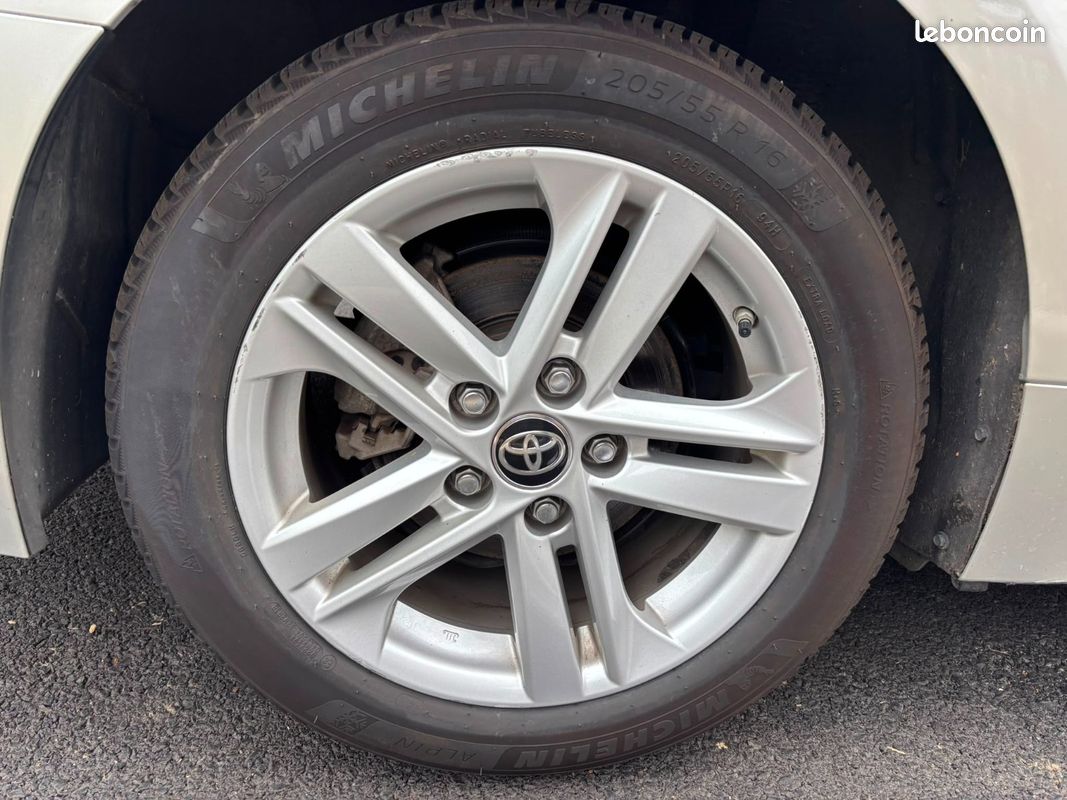 TOYOTA COROLLA TOURING SPORTS HYBRIDE MY21 122h Dynamic (image 12)