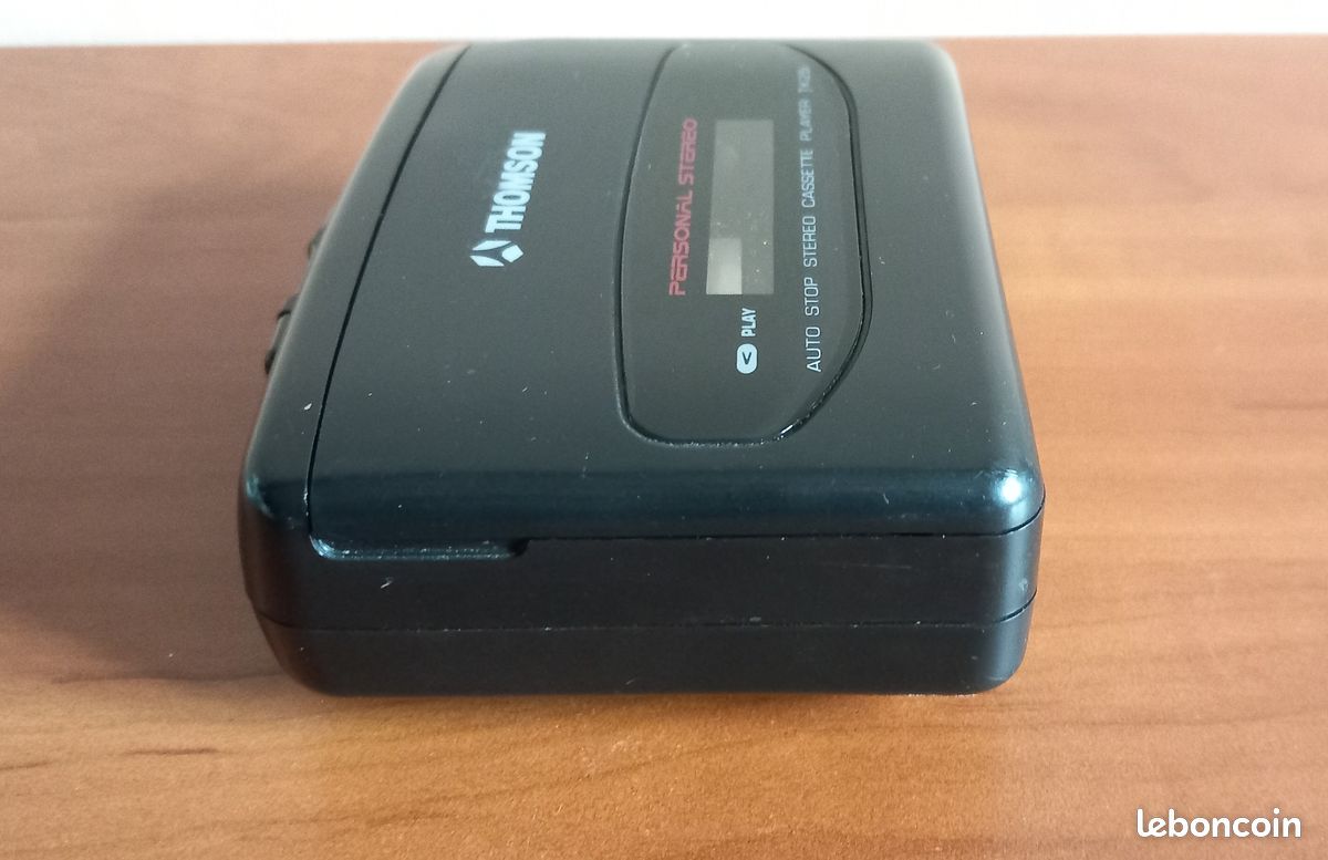 THOMSON RADIO CASSETTE PLAYER WALKMAN WORKING VINTAGE RETRO SOLID BUILT