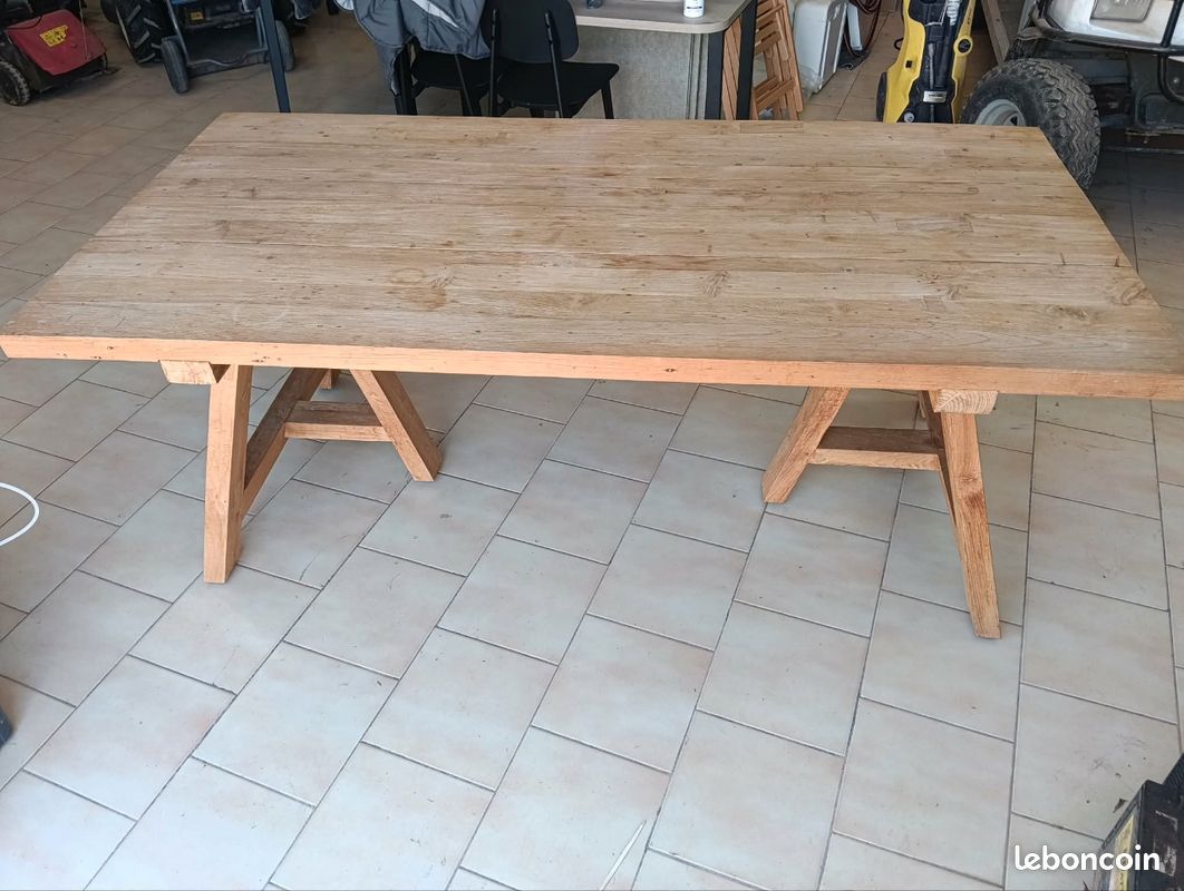Table en bois massif (image 2)