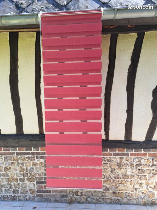 Store rouge 62 cm x 185 cm (image 1)