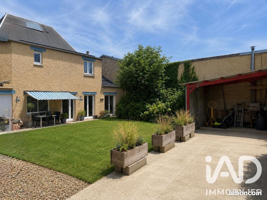 Maison 6 pièces 165 m² · à Quittebeuf · 165 m² · 239 000 €