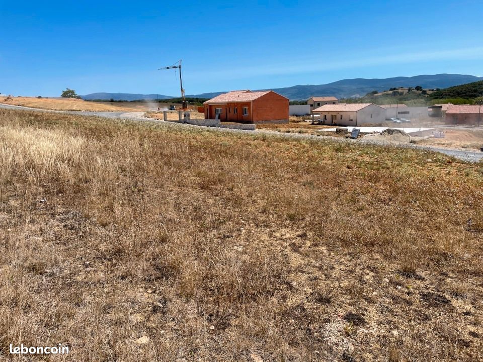 Terrain 675 m² Castres · 65 000 €