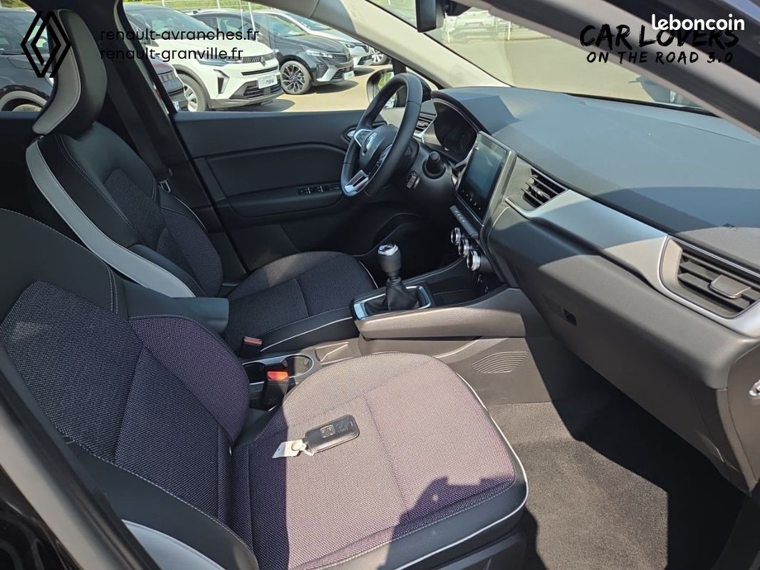 RENAULT Captur TCe 90 Techno (image 8)