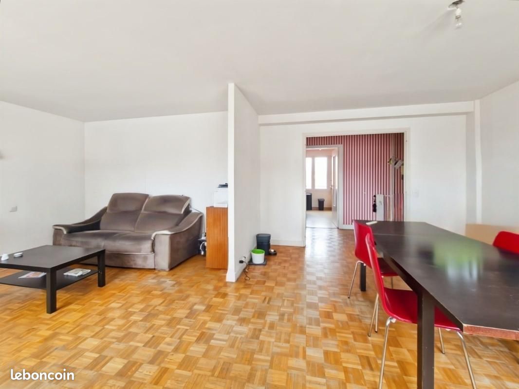 Appartement 5 pièces 94 m² · à Reims · 94 m² · 976 €