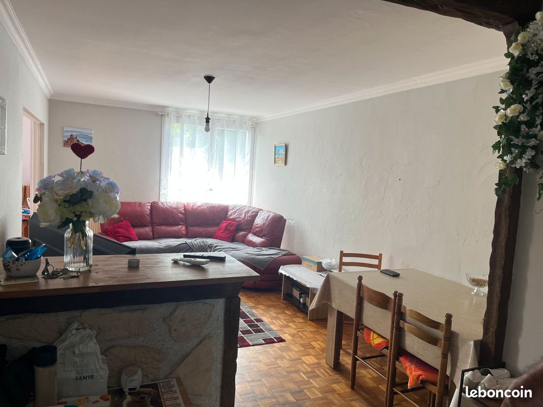 Appartement 3 pièces 76 m² · à Saint-Étienne · 76 m² · 700 €