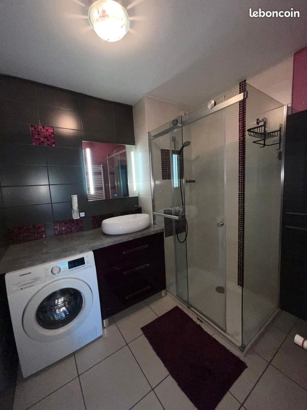 Appartement 3 pièces 67 m² · à Vénissieux · 67 m² · 235 000 €