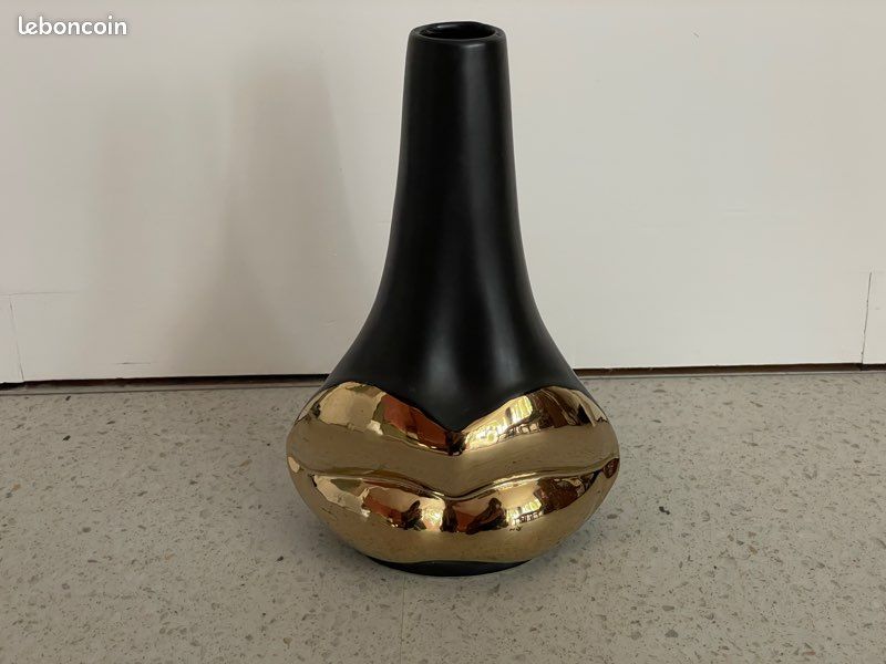 Vase noir déco Bouche dorée (image 1)