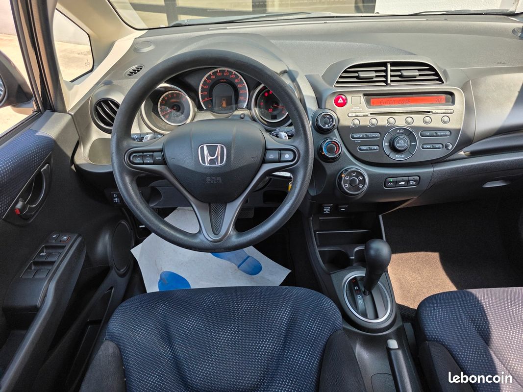 Honda Jazz — 1.4i 100 ch Comfort / 1°Main & Boîte automatique (image 6)