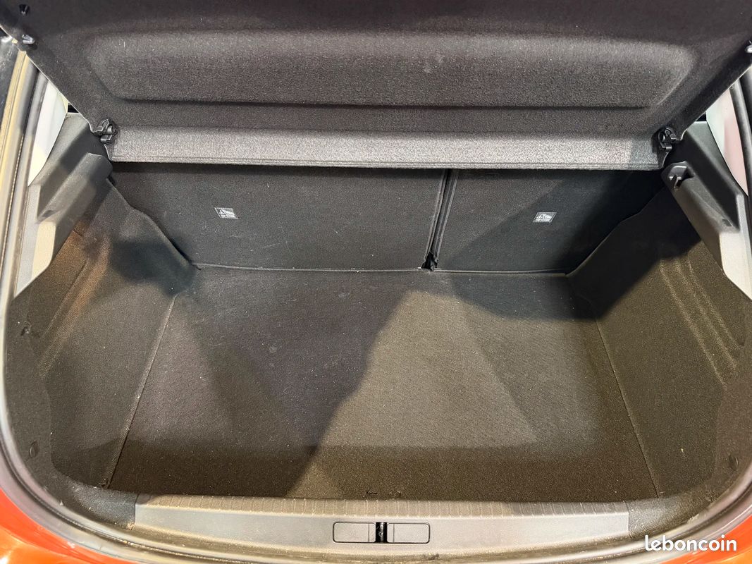 Opel CORSA 1.2 Turbo 100ch Edition - ENTRETIEN A JOUR - BOUGIES CHANGEES - PNEUS AVANTS NEUFS - CARPLAY (image 8)