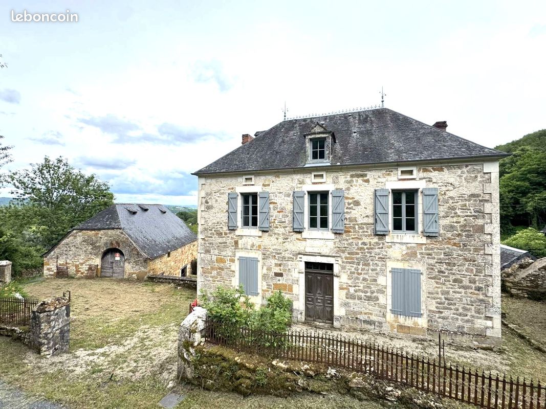 Maison 8 pièces 165 m² · à Cressensac-Sarrazac · 165 m² · 350 000 €