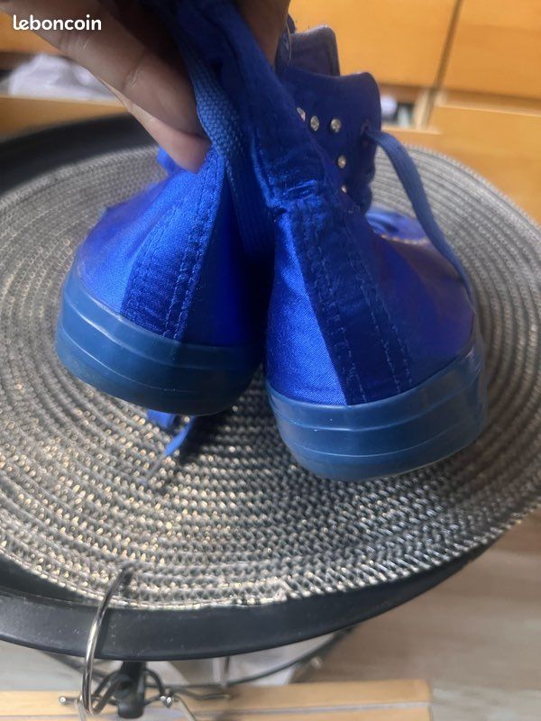 Baskets montantes bleues satinées - Style "Converse" - Pointure 38 (image 3)