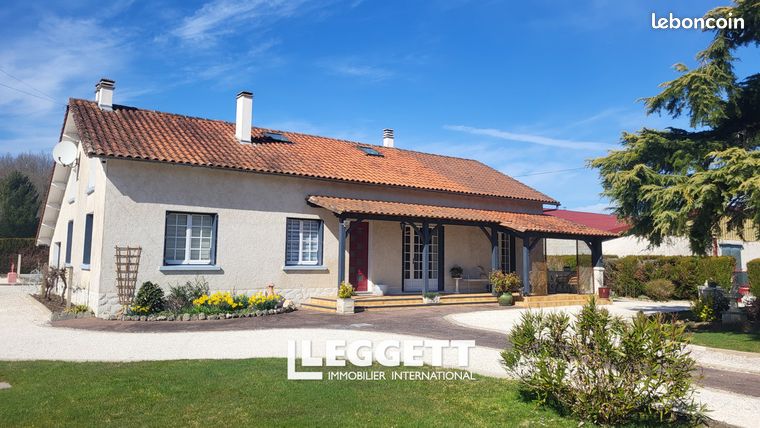 Maison 7 pièces 229 m²