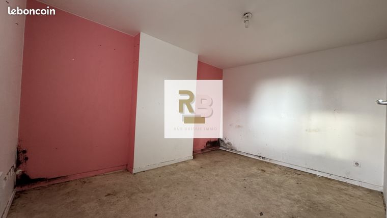 https://img.leboncoin.fr/api/v1/lbcpb1/images/d7/82/82/d7828207fe4164d0d7b146ecd4210ff989bfb45f.jpg?rule=ad-image