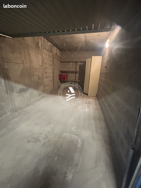 Parking 13 m² · à Saint-Philibert · 13 m² · 200 €/mois