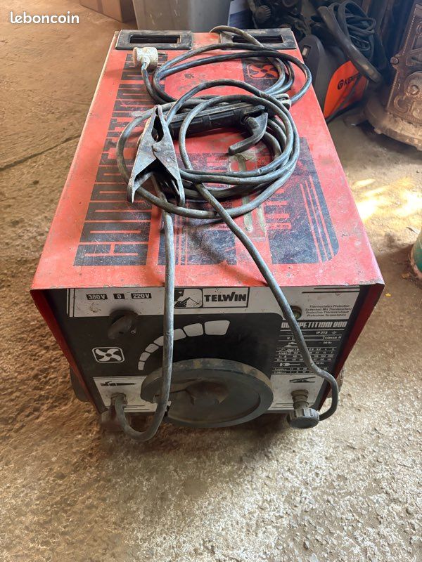 Bonjour, je vends ce poste à souder (image 1)