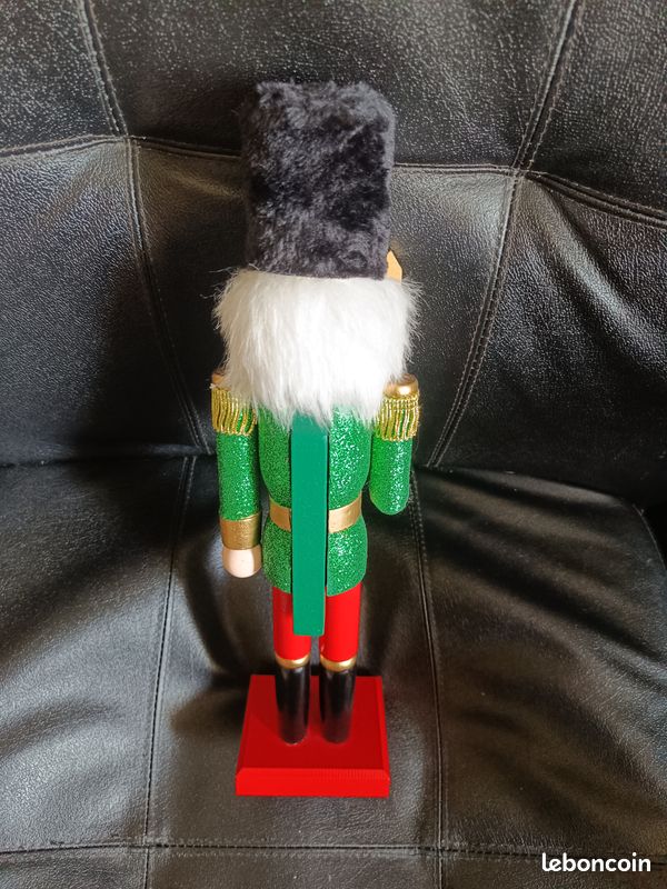 Grand casse noisette en bois de la marque Nutcracker (image 2)