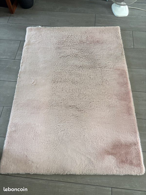 Tapis rose (image 1)