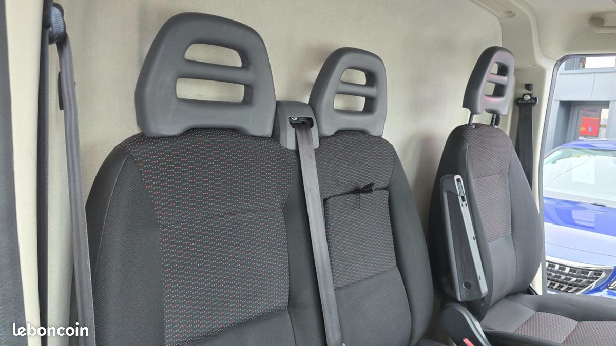 Peugeot Boxer Fourgon Surélevé 333 L2H2 Pack Clim Nav HDi 130 (image 26)